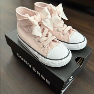NEW Converse Kids Light Pink Sneakers with Bows